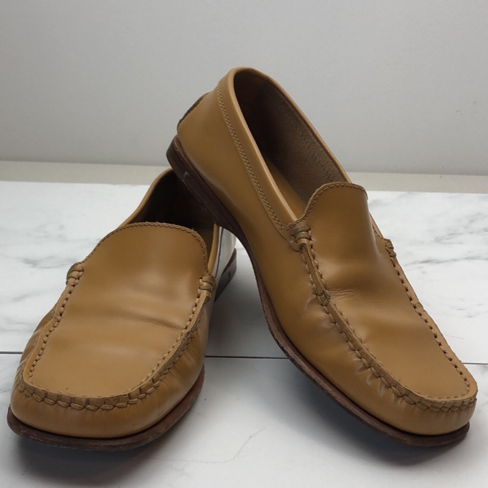 Tods Classic Ladies loafers size 7 beige /caramel